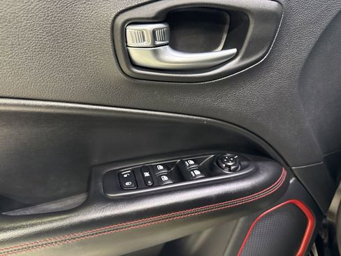 Used 2020 Jeep Compass Trailhawk AWD/4WD image 27