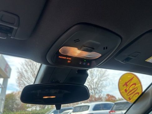 Used 2024 Buick Envista Preferred w/ Convenience II Package image 28