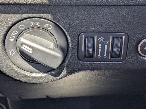 Used 2023 Dodge Charger SXT RWD image 28