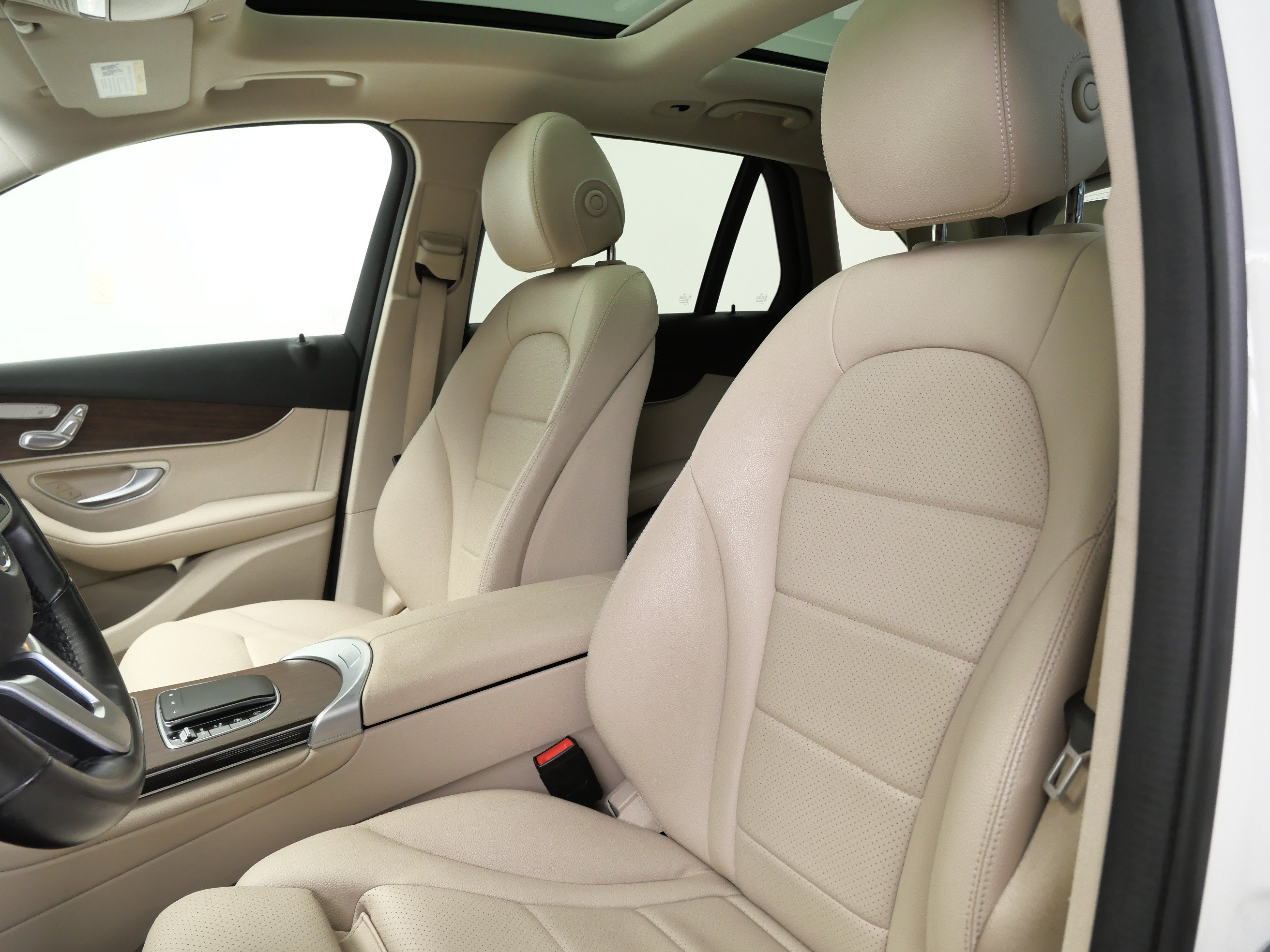 Used 2022 Mercedes-Benz GLC 300 4MATIC image 15