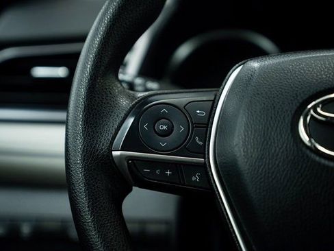 Used 2023 Toyota Camry LE image 31