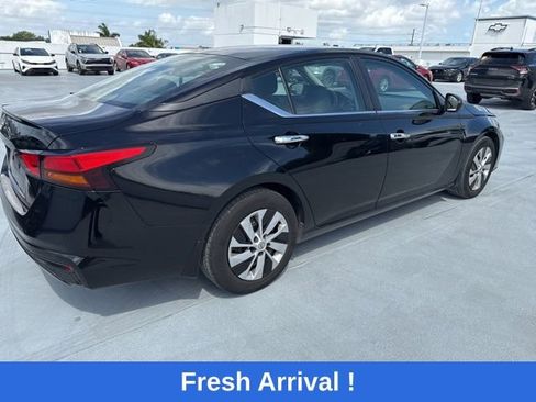 Used 2024 Nissan Altima 2.5 S image 13