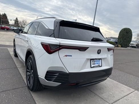 Used 2024 Acura ZDX A-Spec image 8