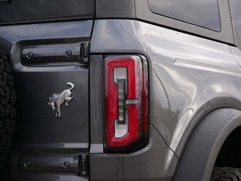 Used 2022 Ford Bronco Badlands image 17