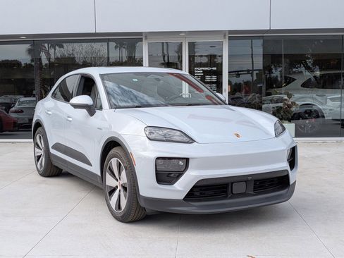 New 2026 Porsche Macan Electric image 7