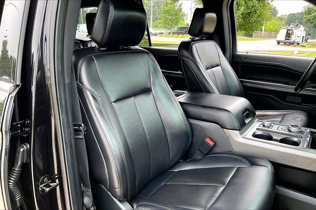 Used 2019 Ford Expedition XLT w/ Equipment Group 201A AWD/4WD image 27