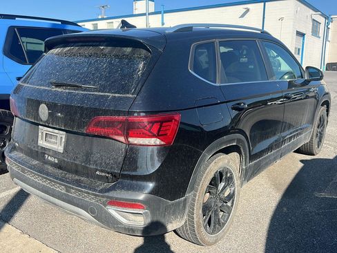 Used 2022 Volkswagen Taos SE AWD/4WD image 4