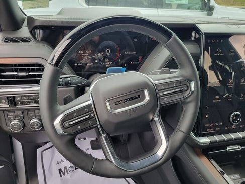 New 2026 GMC Yukon Denali w/ Denali Reserve Package AWD/4WD image 13