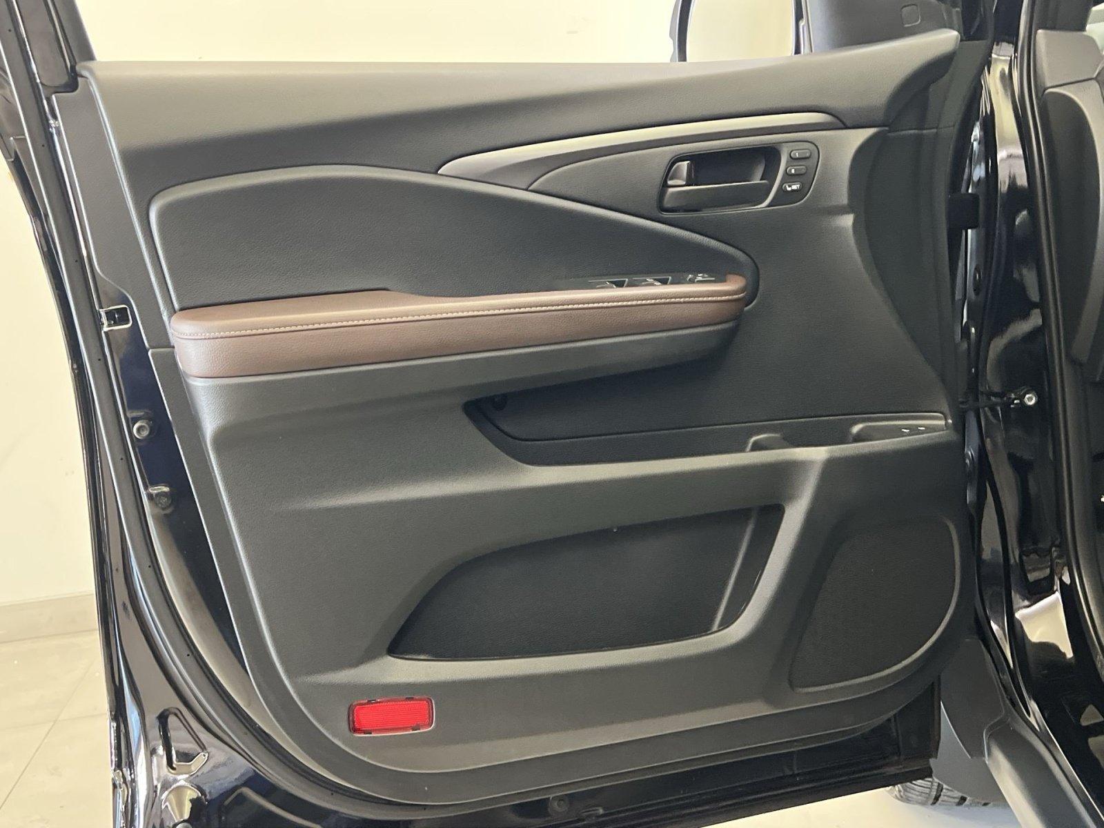 Used 2024 Honda Passport EX-L image 37
