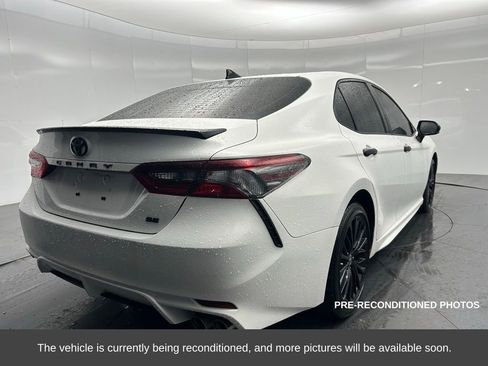 Used 2022 Toyota Camry SE image 5