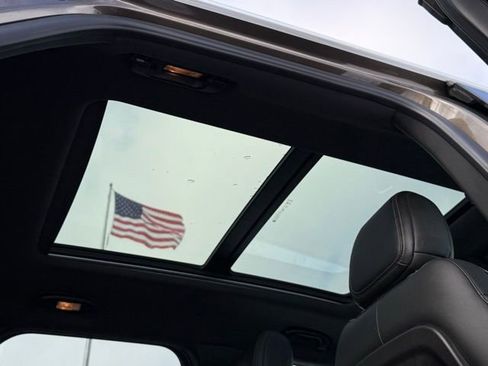 Used 2021 Chevrolet TrailBlazer ACTIV w/ Sun and Liftgate Package image 4