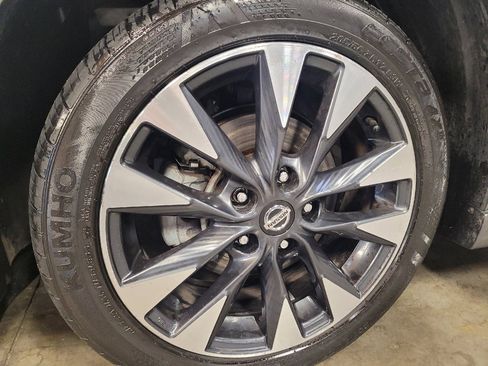 Used 2019 Nissan Sentra SR image 31