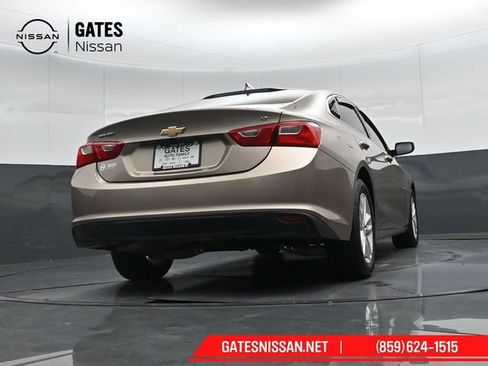 Used 2018 Chevrolet Malibu LT FWD image 32