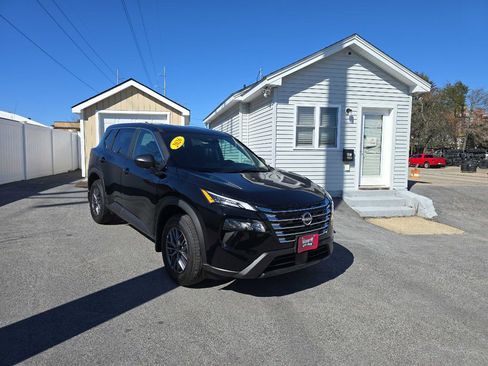 Used 2026 Nissan Rogue S image 2