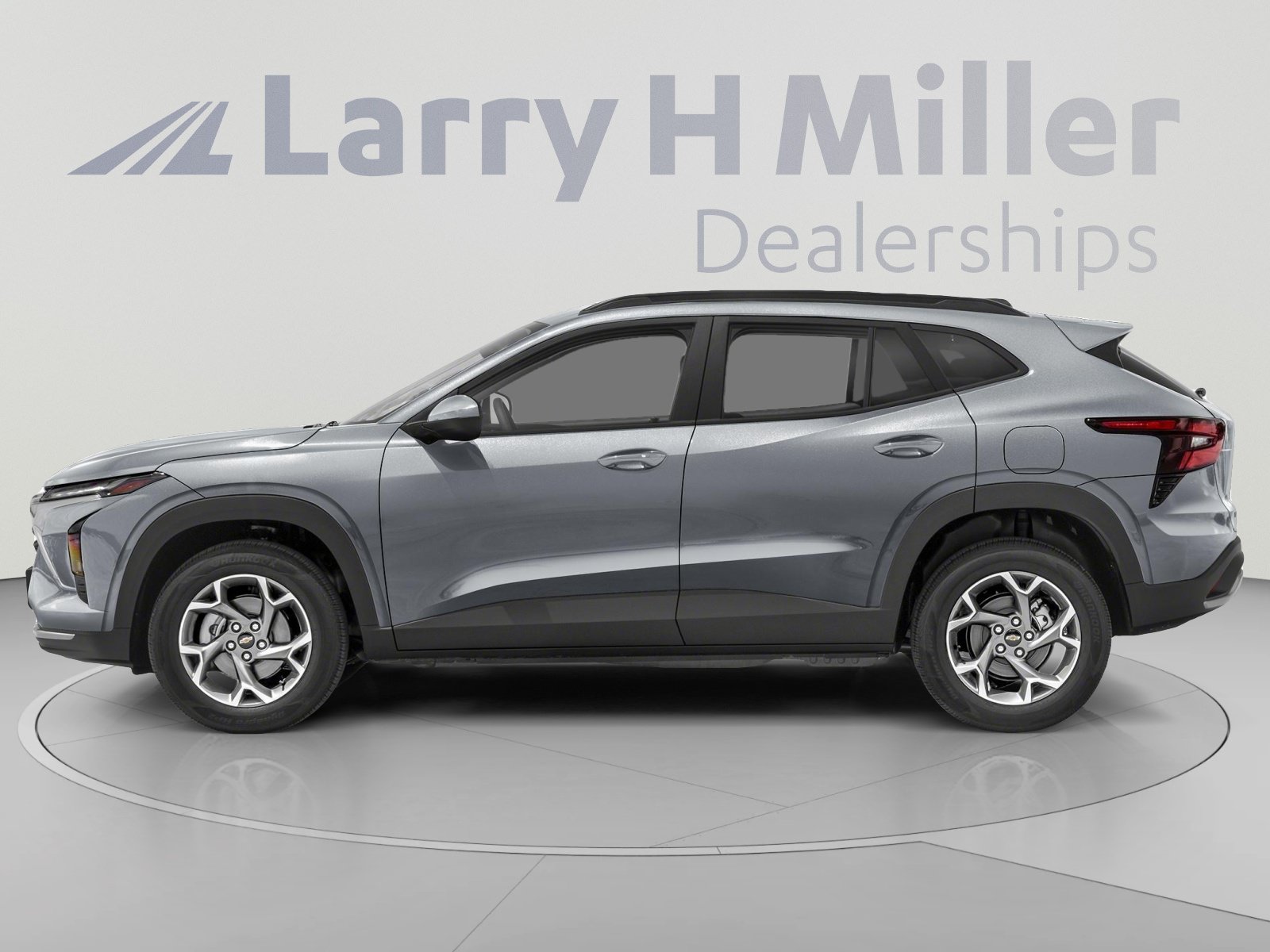 Used 2025 Chevrolet Trax LT FWD image 3