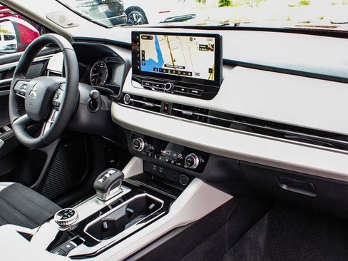 New 2025 Mitsubishi Outlander SE AWD/4WD image 43