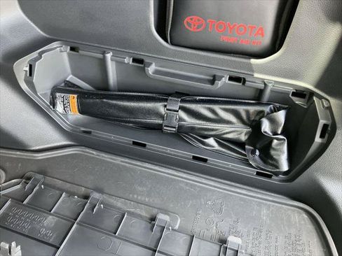Certified 2025 Toyota 4Runner SR5 AWD/4WD image 28