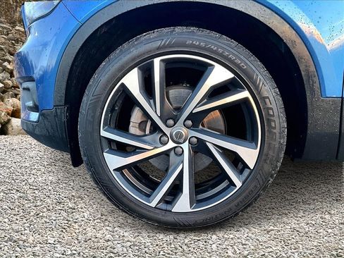 Used 2020 Volvo XC40 T5 R-Design w/ Protection Package Premier image 9
