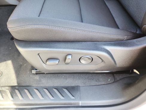 New 2026 Chevrolet Colorado W/T image 18