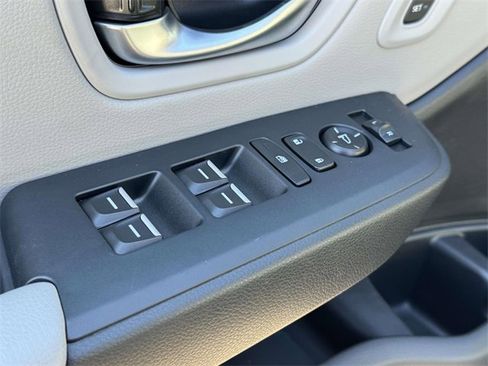 New 2025 Honda Pilot EX-L image 15