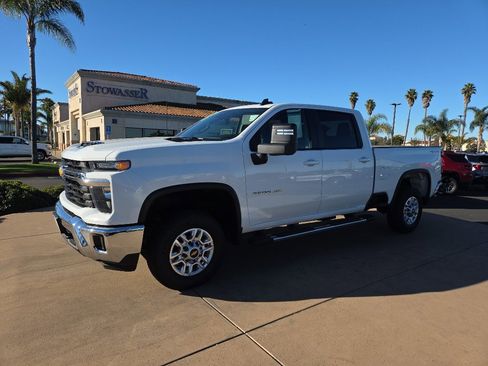 Used 2025 Chevrolet Silverado 2500 LT w/ Convenience Package image 2