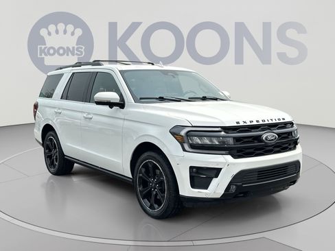 Used 2023 Ford Expedition Limited AWD/4WD image 18