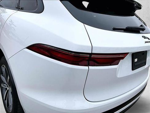 Used 2025 Jaguar F-PACE R-Dynamic S image 29