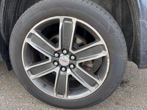 Used 2018 GMC Acadia Denali image 10