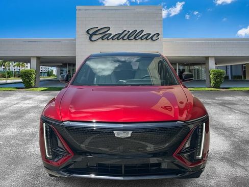 Certified 2025 Cadillac Lyriq Sport AWD/4WD image 4