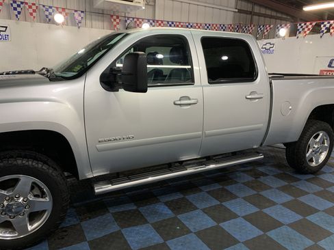 Used 2013 GMC Sierra 2500 SLT w/ SLT Convenience Package image 3