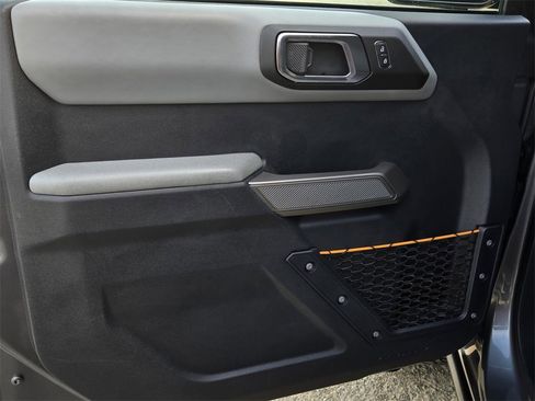 Used 2023 Ford Bronco Badlands image 10