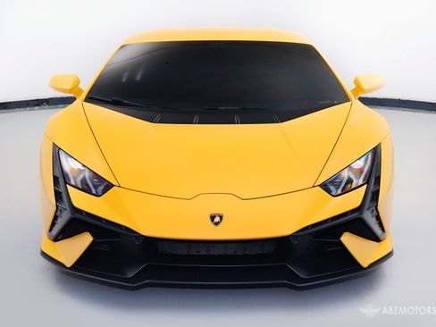 Used 2023 Lamborghini Huracan Tecnica RWD image 3