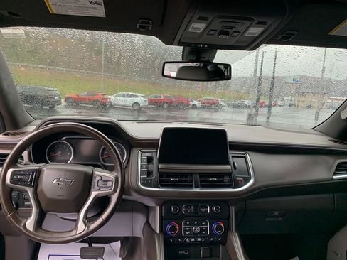 Used 2021 Chevrolet Suburban Z71 w/ Z71 Off-Road Package image 18