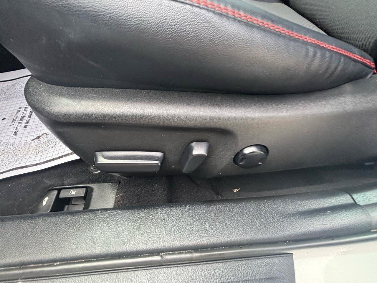 Used 2016 Toyota Camry SE w/ Moonroof Package FWD image 11
