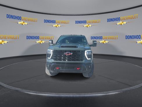 New 2026 Chevrolet Silverado 2500 ZR2 w/ LPO, Dark Essentials Package AWD/4WD image 7