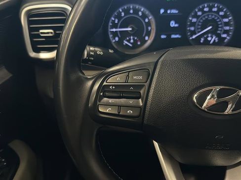 Used 2022 Hyundai Venue SEL image 27