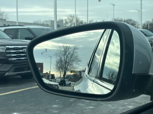 Used 2025 Ford Escape Platinum w/ Premium Technology Package image 38