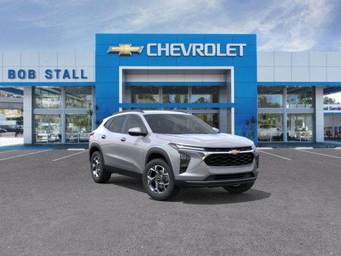 Used 2026 Chevrolet Trax LT w/ Driver Confidence Package FWD image 1