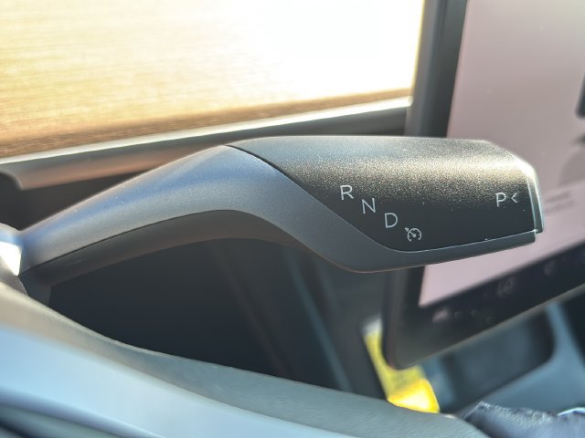 Used 2024 Tesla Model Y Long Range AWD/4WD image 21