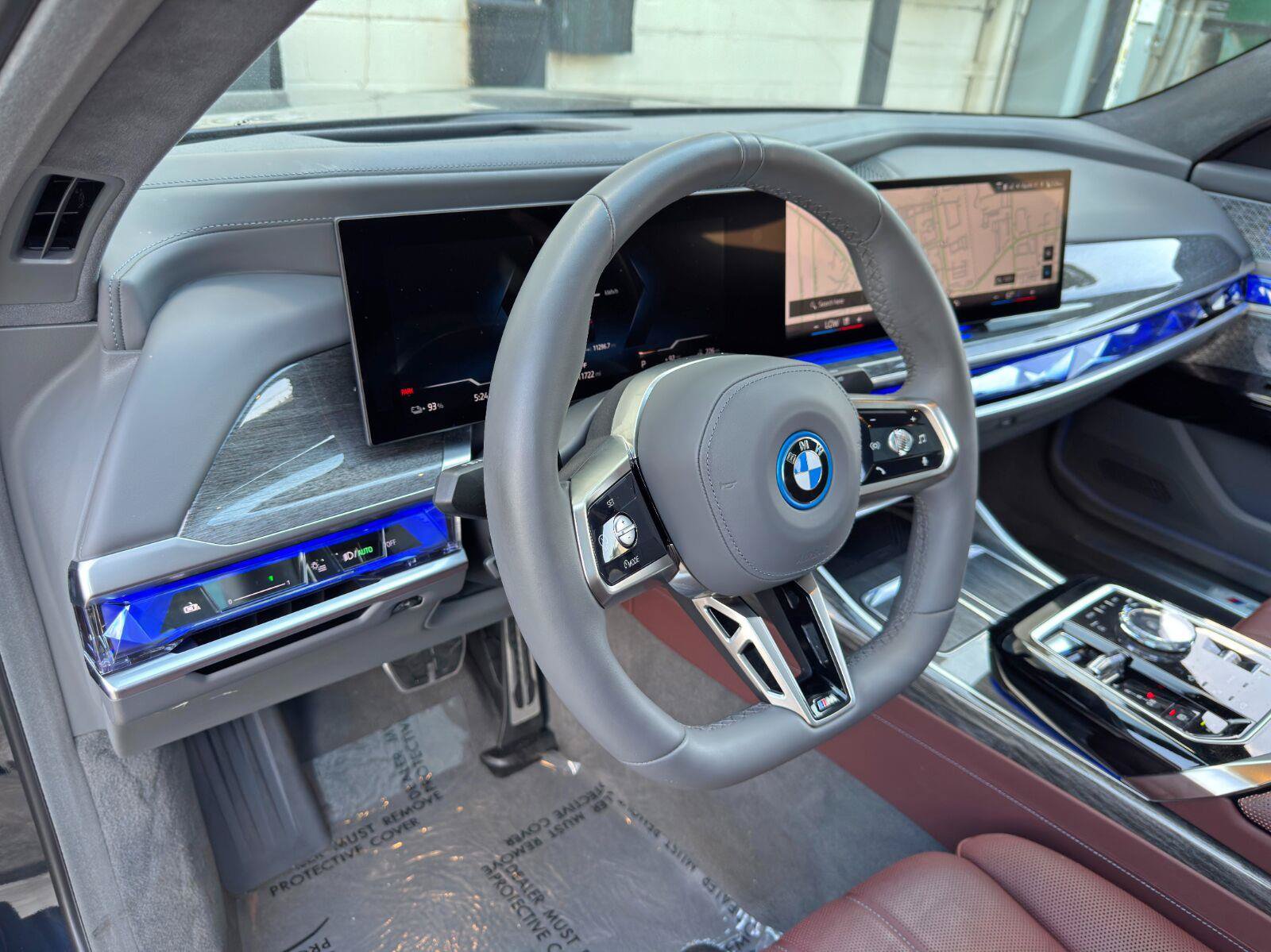 Used 2023 BMW i7 xDrive60 AWD/4WD image 14