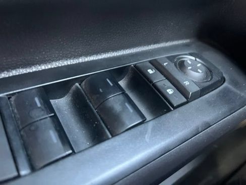 Used 2025 Toyota Tacoma TRD Off-Road AWD/4WD image 18