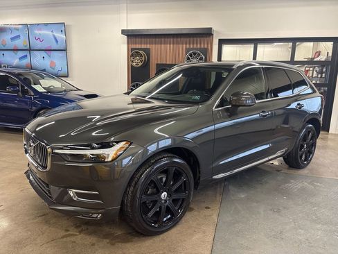 Used 2021 Volvo XC60 T5 Inscription w/ Climate Package image 3