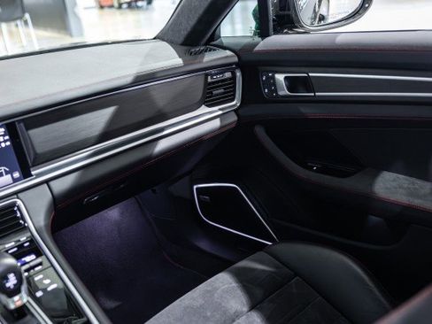 Used 2023 Porsche Panamera GTS image 50