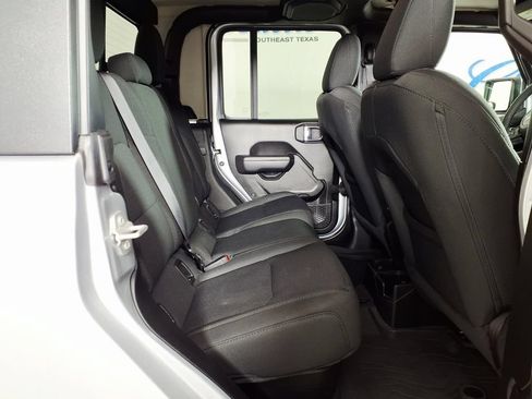 Used 2023 Jeep Gladiator Sport AWD/4WD image 11