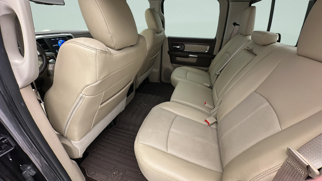 Used 2018 RAM 1500 Laramie w/ Convenience Group AWD/4WD image 11