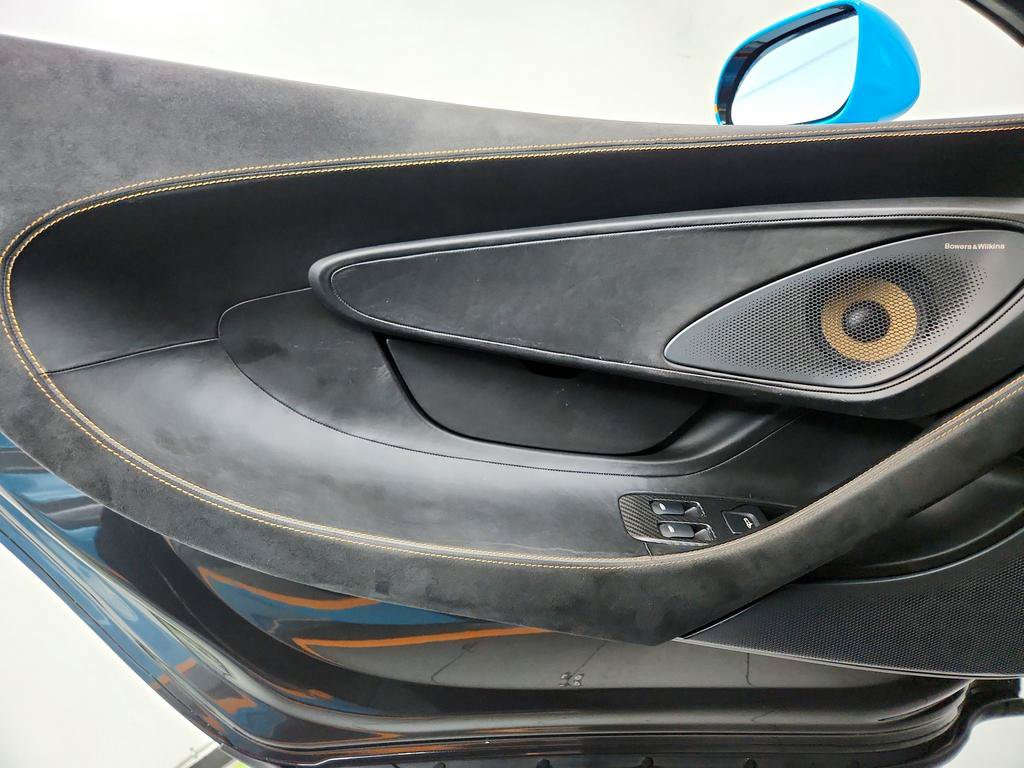 Used 2017 McLaren 570S Coupe RWD image 22
