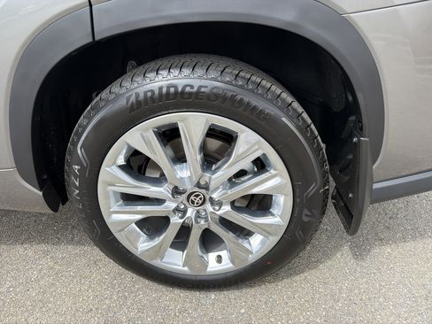 Used 2026 Toyota Highlander Limited image 20