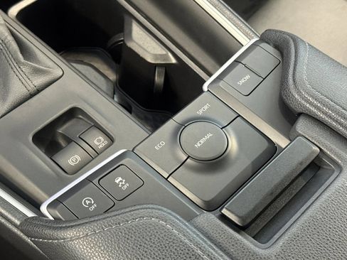 Used 2025 Toyota Grand Highlander FWD image 30