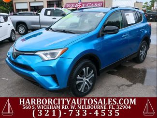 Used 2018 Toyota RAV4 LE image 1
