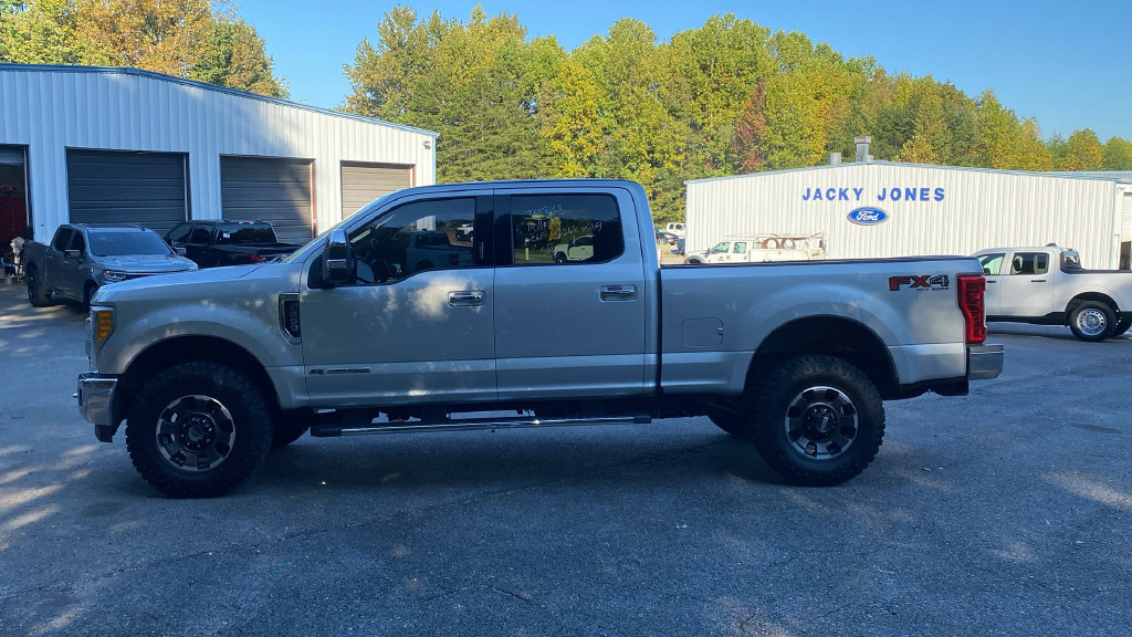 Used 2017 Ford F250 Lariat w/ Lariat Ultimate Package AWD/4WD image 8